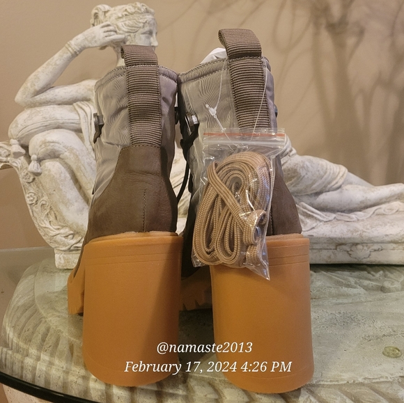 Dolce Vita Celida Ankle Heeled Combat Hiking Moto Boot Lug Sole Leather #727 - Picture 13 of 17